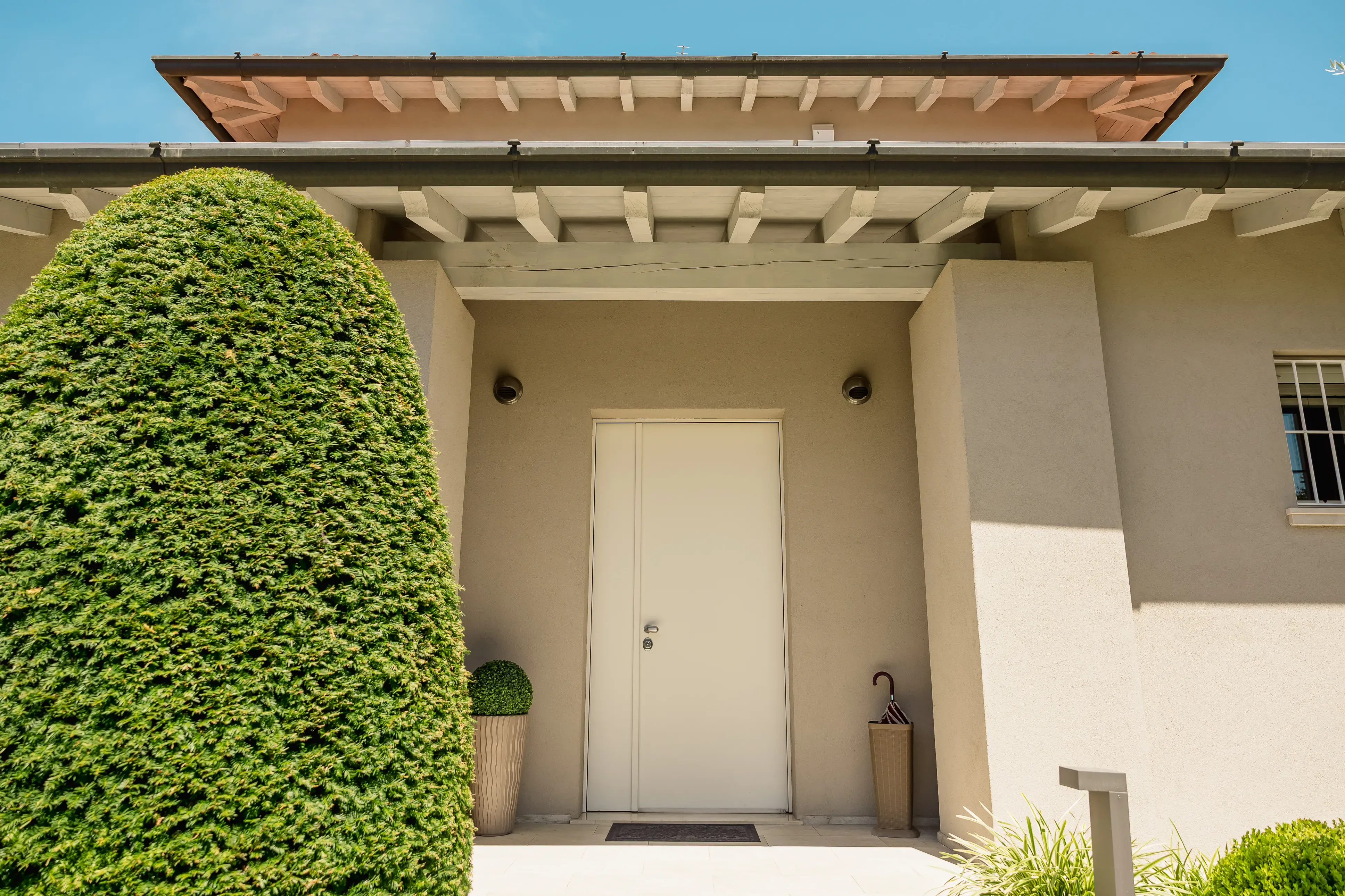 Esempio di realizzazione Casa Bianchetti che mostra il benessere abitativo e design moderno